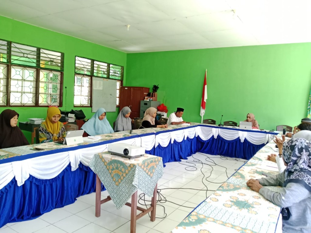 Rapat Penentuan Nilai Siswa Semester Ganjil 2025/2026