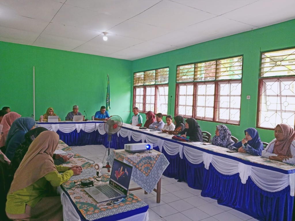 Melalui Rapat Evaluasi Kinerja 2025 dan Bedah DIPA 2026, MAN 3 Maluku Tengah berkomitmen memperkuat perencanaan dan meningkatkan kualitas layanan pendidikan