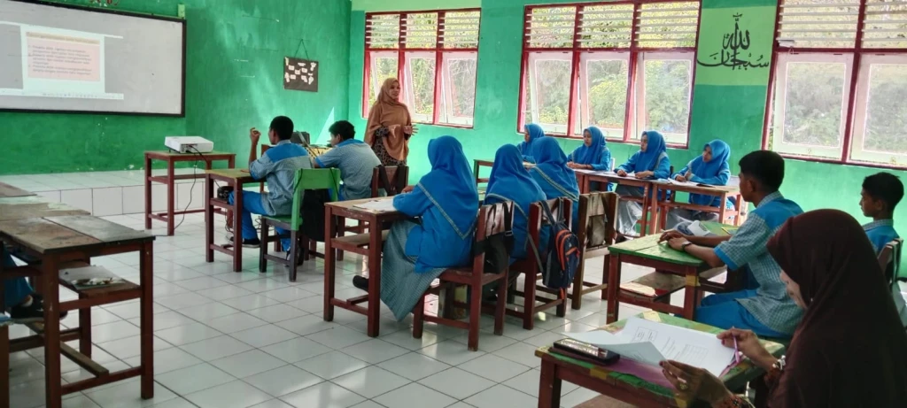 Sinergi Guru dan Wakamad MAN 3 Malteng dalam Supervisi Kelas