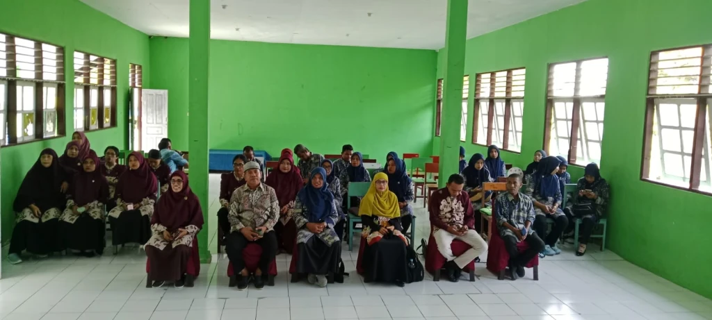 Mengajar dengan Hati, Mendidik dengan Cinta: MAN 3 dan MIN 3 Maluku Tengah Mengimplementasikan Kurikulum Berbasis Cinta (KBC)