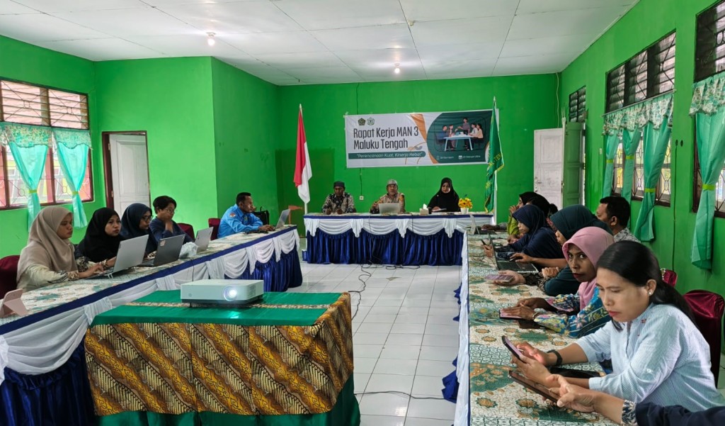 Peningkatan Tata Kelola dan Penguatan Zona Integritas, MAN 3 Maluku Tengah Gelar Rapat Evaluasi Hasil Bimtek Penilaian Itjen kemenag RI 