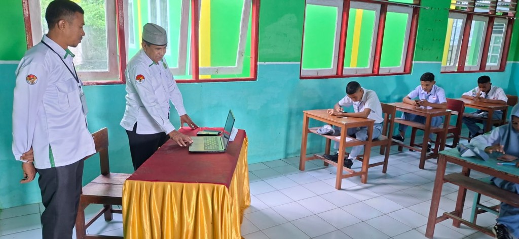 Ujian Dimulai, Prestasi Dipacu: Asesmen Sumatif 2025/2026 Resmi Dibuka di MAN 3 Maluku Tengah