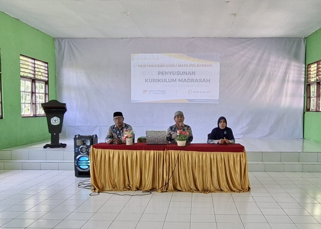 Menata Kurikulum : MGMP MAN 3 Maluku Tengah Rumuskan Kurikulum Madrasah