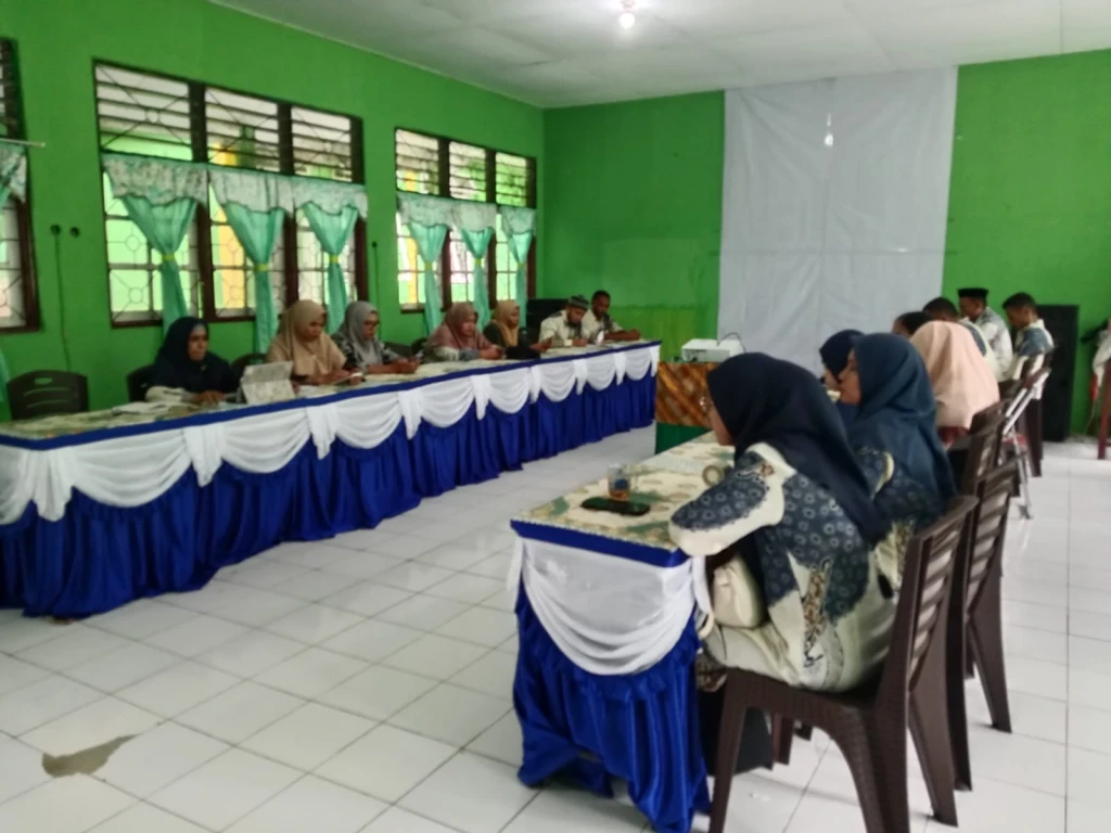Menutup Tahun Pelajaran, MAN 3 Maluku Tengah Gelar Rapat Akhir Tahun