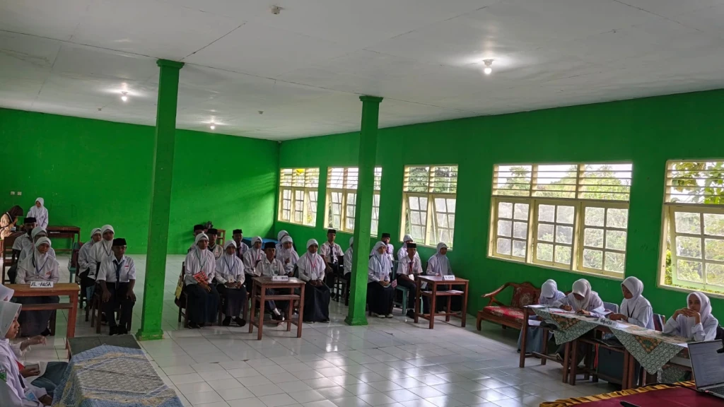 MATAMUDA Perkuat Adaptasi dan Karakter Murid Baru di MAN 3 Maluku Tengah