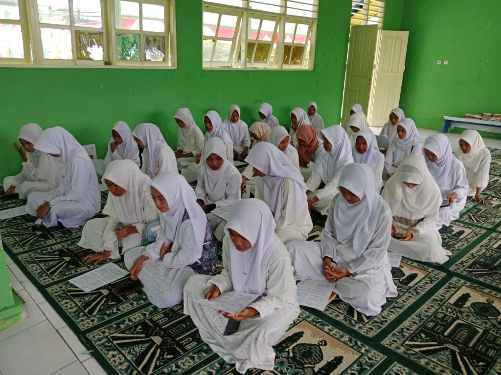 Semangat Kemerdekaan dalam Munajat, MAN 3 Maluku Tengah Gelar Dzikir dan Doa Kebangsaan