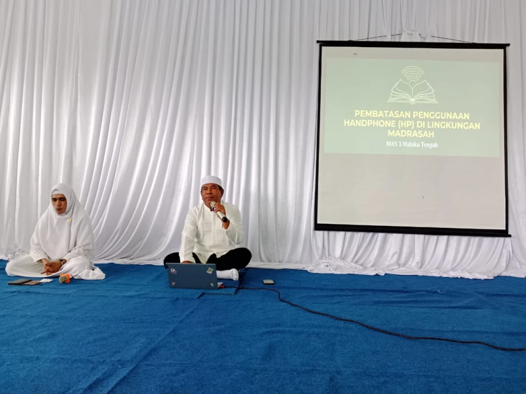 Menata Gawai, Menjaga Fokus Belajar: MAN 3 Maluku Tengah Sosialisasikan Aturan Penggunaan HP