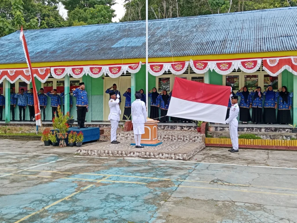 Khidmat Sang Saka, Dihidupkan dalam Upacara HUT ke-81 RI di MAN 3 Maluku Tengah