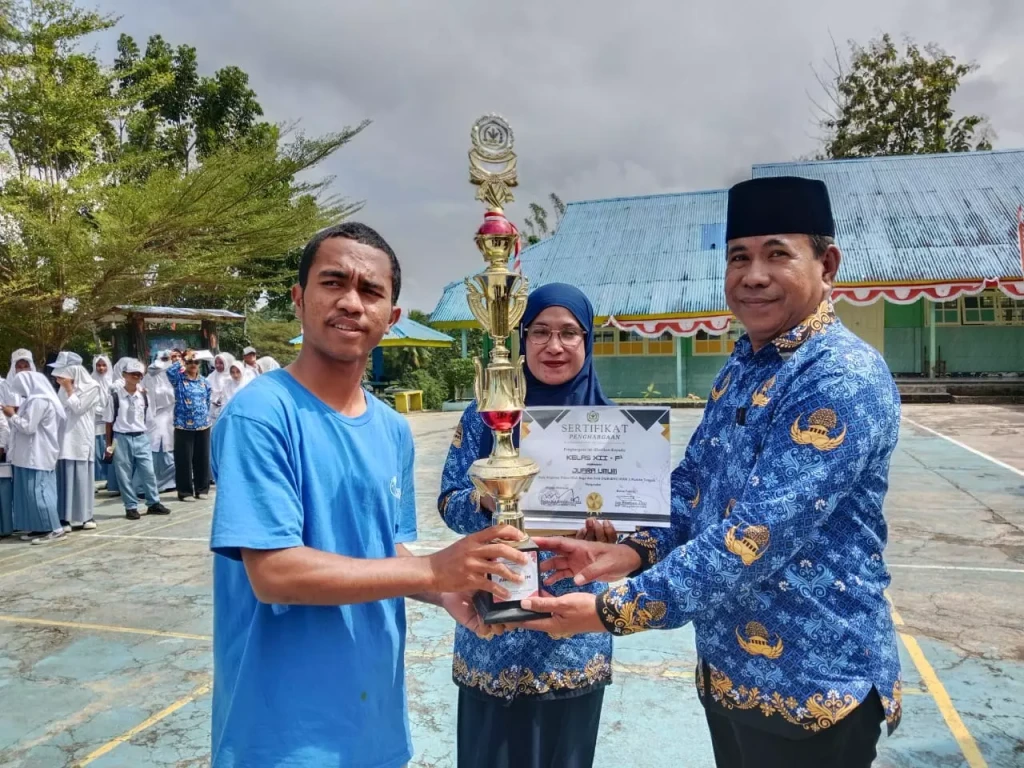 Derap Kompetisi Berakhir, Kelas XII.F1 Raih Juara Umum PORSENI MAN 3 Maluku Tengah